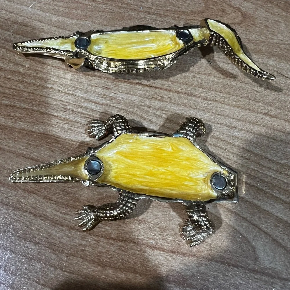 Gold and Silver Crocodile Habitat Accessory